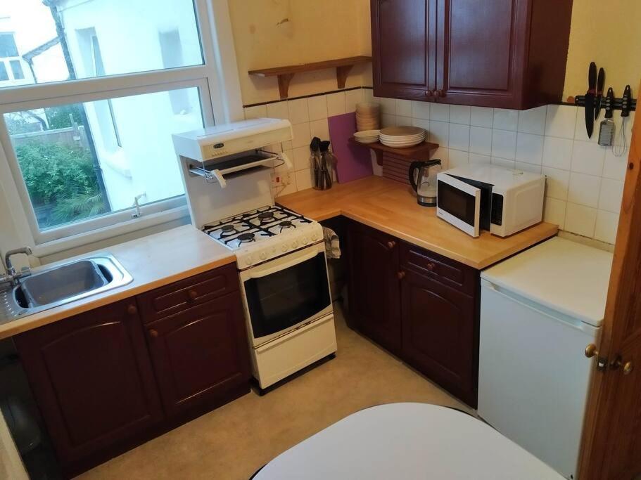 Spacious 2 Bed Maisonette Near Town, That Sleeps 6 برايتون المظهر الخارجي الصورة